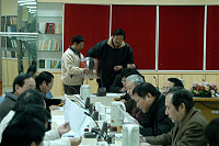 　政風室依規定將九十六年度公職人員財產申報之十五人，由縣長陳雪生公開抽出四人辦理實質審查。（圖／文：曹重偉）