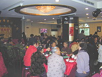 　中午餐會於龍福餐廳舉行，席開三十五桌。（圖／文：鄭慧菁）　