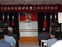 　台電公司馬祖區營業處昨天舉辦消防演訓課程，邀請消防局南竿分隊前往示範和解說。（圖／文：劉秋月）