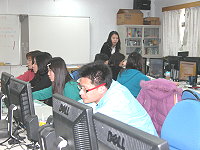 　介壽國中小週末舉辦「優學網創意班網研習課程」，各島老師齊聚學習打造班級網頁。（圖／文：劉秋月）