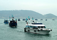 　↑綠營超級星期天活動馬祖不缺席，還特別舉辦「海上護台灣」活動，出動船隊在南北竿海域巡遶。（圖／文：曹重偉）