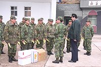 軍政首長聯袂慰勉高登、亮島官兵。(圖:馬祖防衛指揮部提供)