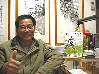 　呂松霖發起「募集千顆愛心，送愛到馬祖」活動，每售出一本「腳量馬祖」，就捐出五十元於馬祖地區身心障礙者協會，歡迎各界鄉親一起來發揮愛心。（圖：呂松霖提供）