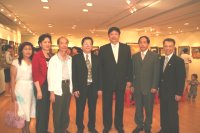 陳國土以馬祖風情油畫參與台北「達觀緣畫會聯展」,縣長、副議長及旅台鄉親到場祝賀。(圖/馬祖雲台瞭望網提供)