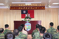 指揮官日前假幹訓班主持九十七年第二期士官隊開訓典禮,期勉學員應本著軍人「保國衛民」的神聖使命,以及忠誠的愛國精神,強化個人服務精神與領導統御能力,以成為班兵表率為學習目標。(圖/文:莊郁傑)