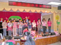 　台北市東新國小師生抵馬進行校際交流，仁愛國小擺起大鼓陣迎接，而東新國小的鋼琴、直笛演奏優異表現，也讓在場人驚豔。（圖／文：劉秋月）