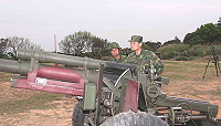 馬防部於日前實施火砲射擊,副指揮官陳將軍於射擊前親自視導各項準備工作,並指出平日需有確實的訓練,才會有良好的成績。(圖/文:王泰閔)