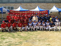 　第二屆揮出健康、遠離菸害慢壘賽閉幕，球隊合影。（圖／文：陳樂團）