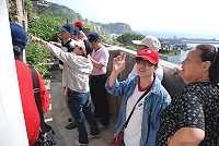 　東引鄉代會與鄉公所考察鄉政，協助鄉親解決問題。（圖／文：陳其敏）
