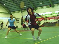東引鄉羽球賽,社會組男女雙打冠軍,分別由胡中仁、朱承宗與陳聖泓、楊意秋稱王。(圖/文:陳其敏)