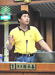 　議員謝承春進行質詢。（圖／文：曹重偉）