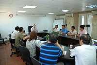 　因應議員陳建光提出莒光運費疑慮一案，交通局昨召開「協調莒光貨運價格相關事宜會議」，在火藥味濃厚的數小時討論下，達成若干結論。（圖／文：劉秋月）