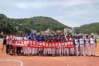 　來自四鄉五島的隊伍，齊聚南竿福澳運動場，展開第三屆縣長盃慢壘賽。（圖／文：鄭慧菁）