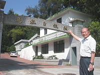 　老兵民間廣播公司董事長王柏鐺舊地重遊。（圖／文：鄭慧菁）