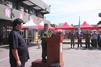 指揮官張中將日前在連江縣長陳雪生陪同下,假砲四連主持馬祖戰鬥營第二梯次開訓典禮;致詞時表示,希冀學員們能在未來的日子裡,充分體驗戰地前線文化和當地美好的風景!(圖/文:莊郁傑)
