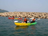 　FUN暑假去馬祖，獨木舟快樂遊。（圖：縣府觀光局提供）