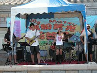 2008莒光花蛤節第二場次由5℃樂團熱力開唱。（圖／文：林冰芳）