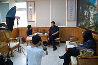 　縣長陳雪生接受天下雜誌專訪，暢談馬祖城市五力，也提到面對最後一年任期的心境，相關內容將刊載於九月二十四日出刊的天下雜誌中。（圖／文：劉秋月）