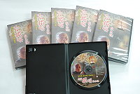 　用影像寫歷史，文化局出版「馬祖擺暝夜未眠」DVD，捕捉元宵擺暝盛況。（圖／文：劉秋月）