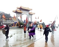 馬祖境天后宮進行清道儀式,村裡社友踴躍參加,為今晚的元宵遶境暖身。(圖/文:曹重偉)