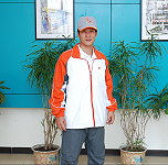 　第二屆離島運動會暨九十七年縣運動會的工作人員服裝出爐，橘白灰色調，充分展現出朝氣蓬勃的青春活力。（圖／文：劉秋月）