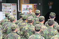指揮官張中將對防區官兵精神講話,期勉各位弟兄順利達成演訓任務。(圖/文:鄭智元)