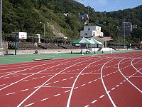 　颱風後的運動場PU跑道，沒有任何受損。（圖／文：劉秋月）