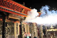 　離島運萬眾矚目　聖火夜熱力延燒／圖與文：曹重偉