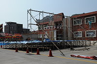 　北竿塘岐迎賓館前廣場配合蕭王府移香百年祭，正在搭建大型舞台。（圖／文：陳鵬雄）