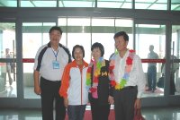 　金門縣長李炷烽偕其夫人抵馬，除了表達支持離島運動之外，更表示要為金門選手站在第一線加油打氣。（圖／文：劉秋月）