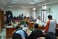 　東引鄉民代表會定期大會開議，東引國中學生到場旁聽，觀察了解議事運作方式。（圖／文：陳其敏）