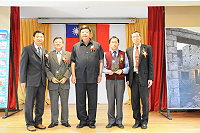 　中山國中慶祝建校四十週年，表揚傑出校友，傳承「中山磚」。（圖／文：陳鵬雄）