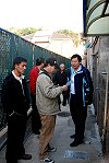 　東引12棟居住了40年的民宅，部份竟變成了國有地，縣議員張永江尋求地政事務所協助住戶取回土地所有權。（圖／文：陳其敏）