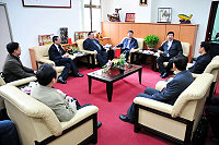 　福州市委副書記周宏拜會縣議會，縣長陳雪生、議長陳振清當面請託，希望全力促成「北竿—黃岐」航線，滿足全體馬祖鄉親的殷切期盼。（圖／文：曹重偉）