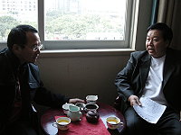 　就東引民眾反映臺馬輪盥洗設施，歲修工期掌握，縣議員張永江向交通局長劉德全提出旅客需求。（圖：連江縣政府提供）