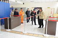 　針對北竿白沙小三通旅客通關作業動線規劃，港務機關昨天邀相關單位做最後一次會勘。（圖／文：陳鵬雄）