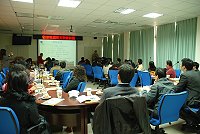 　桃園縣國教輔導團在馬祖進行三天的文教參訪行程；介壽國中小特別由校長陳書安進行簡報並座談，而馬祖小班小校的特色也讓一行人印象深刻。（圖／文：劉秋月）