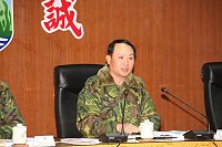 　指揮官鄭中將於年度工作檢討會中，帶領各級幹部討論改進之道，希望全體官兵為防區共同努力。(圖／文：鄭智元)