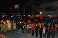 兩馬同春鬧元宵,北竿塘岐迎賓館前熱鬧滾滾。晚會由縣府主辦,北竿鄉公所、北高指揮部及北竿文協承辦。(圖/文:邱竟瑋)