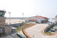 　民航局計畫利用北竿航站旁空間興建宿舍，地方民眾則有不同的看法，認為這塊空地應保留未來擴充之用。（圖／文：陳鵬雄）