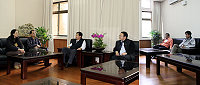 推動今夏東引觀光,縣議員張永江、東引鄉長馮印樂、鄉代主席林德建特別拜會地區三家旅遊業者,希望安排到東引行程並主動鼓勵遊客到東引一遊。(圖/文:曹重偉)