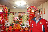 　蔬果化身祭壇龍柱，姿態莊嚴。（圖／文：邱竟瑋）