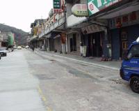 塘岐中山路仍有一半路面尚未開挖施工,住戶希望趕在過年前完成。(圖/文:陳鵬雄)