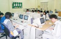 敬恆國民中小學電腦中英打比賽現場。(圖/文:陳樂團)