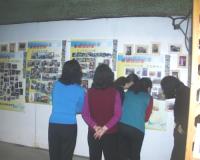 「東莒我的家」老照片展吸引無數的鄉親觀賞。(圖/文:林家菊)