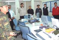 陳縣長、曹立委到東引野戰醫院聽取SARS防治工作簡報。（圖/文：陳其敏）