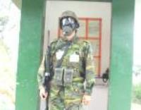 防範疫情,馬防部衛哨兵在執勤時均已戴上防毒面具,防區並落實官兵一人一口罩的觀念。(圖/文:邱桂惠)