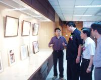 縣長陳雪生前往參觀並祝賀展覽成功。(介壽國中小學生美展登場,圖/文:曹重偉)