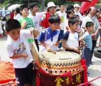 發揚先民海上絕技，本縣水上救生協會舉辦搖櫓比賽。（文／攝影：邱桂惠）