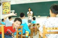 新學期,介壽國小二年忠班介紹從台灣轉學來的新同學。(圖/文:張登傑)